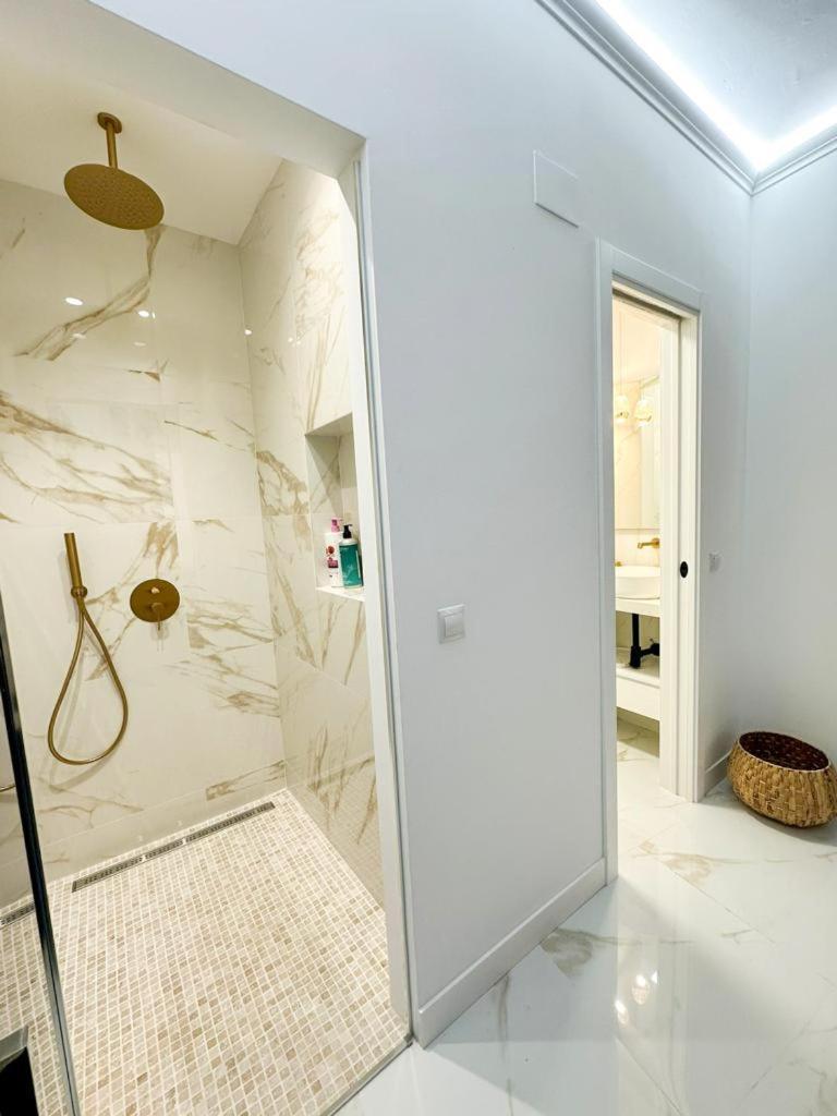 Apartamento En El Centro De Malaga Apartman Kültér fotó
